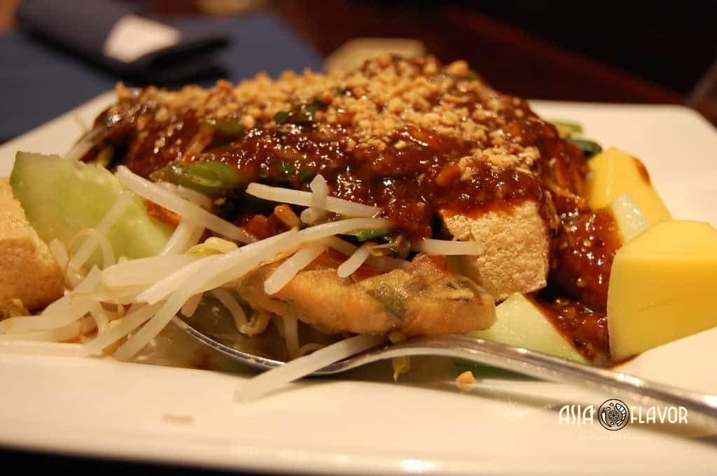 ROJAK Buah- Favored Food Stall Feast