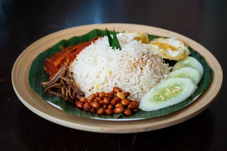 malaysian nasi lemak (authentic breakfast recipe) 4