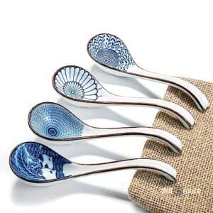 DAHO GOMSU Asian Ceramic Soup Spoon, with Long Handle Easy to Hold, Non-slip Bottom, for Japanese Ramen, Chinese Wonton, Dumplings, Pho, Noodle Soup Spoons, Set of 4 (V86)