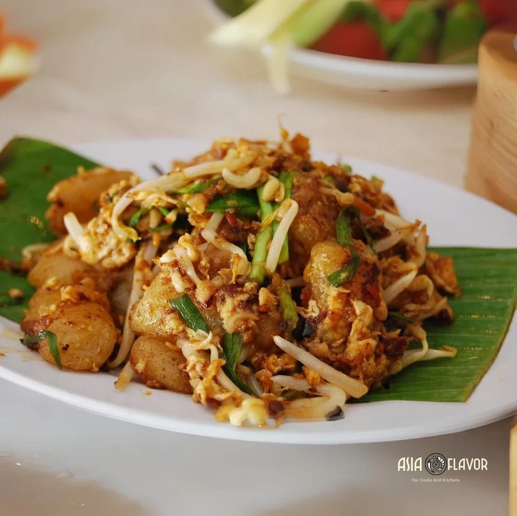 Singaporean Fried Chee Cheong Fun Recipe (Rice Noodle Rolls)